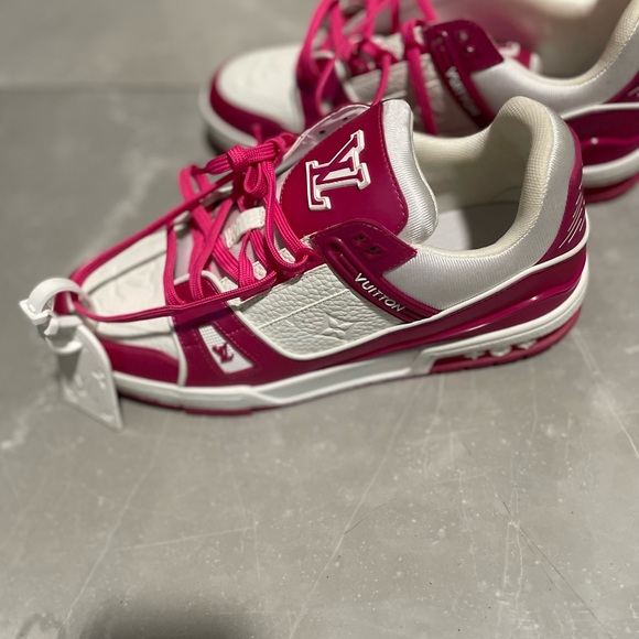 Pink Louis Vuitton sneakers - Picture 8 of 8